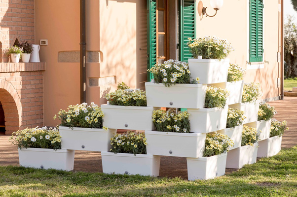 Brick White outdoor set of 5 modular planters - Click Image to Close